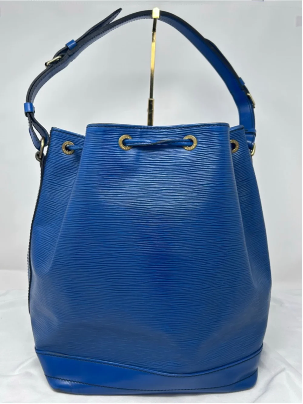 Louis Vuitton Noé GM Toledo Blue Epi Leather Bucket Bag Vintage
